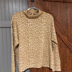 LOFT Beige and White Patterned Knit Top